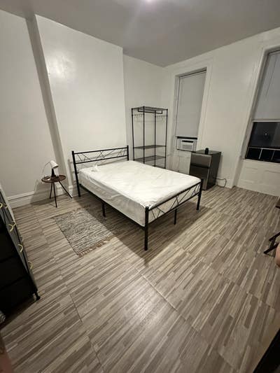 Large Furnished Room for Rent! Main Photo