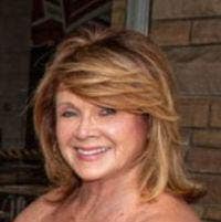 Woman looking for a room in Santa Clarita CA Main Photo