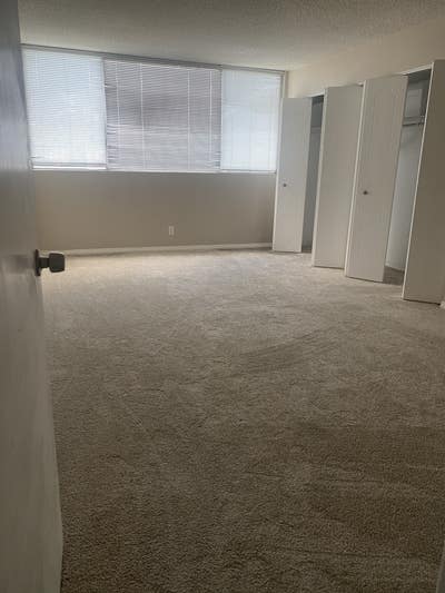 Responsible woman needs room in Long Beach area Main Photo