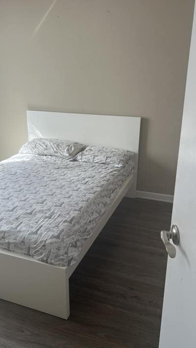 I need a roommate  Main Photo