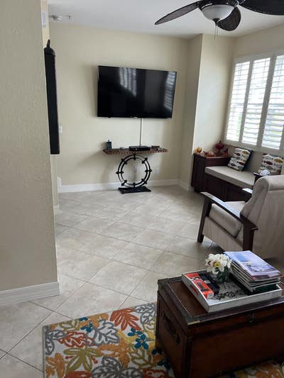 Room and Private Bathroom available to rent  Main Photo