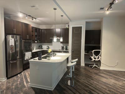 Room for rent in 2 bed APT  - revl heights  Main Photo