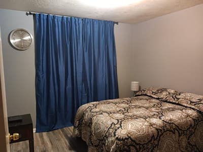 Clean, quiet, home & private bathroom  Main Photo