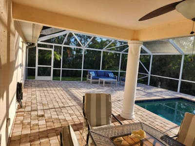 Pool house unfurnushed room Main Photo