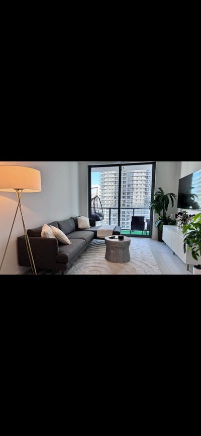 Beautiful room Main Photo