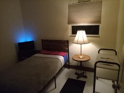 Room available in Remodeled house to share  Main Photo