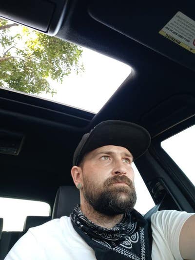 42 year old male with dog needs Long Beach room Main Photo