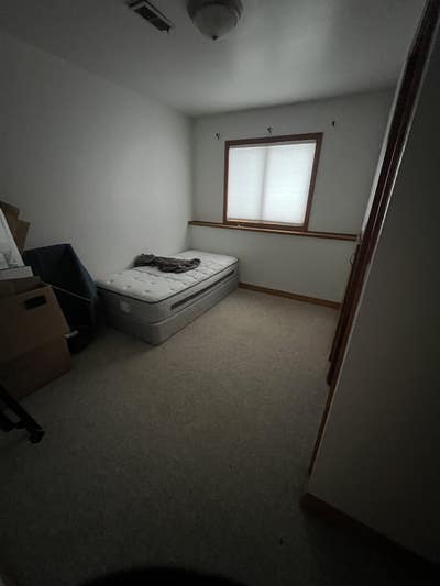 Looking for a chill roomate Main Photo