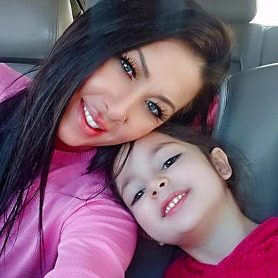 Room wanted for me and my 8 year old daughter Main Photo