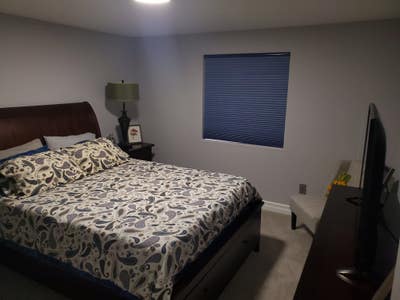 Quiet Neighborhood with Two Rooms in Hillsboro Main Photo