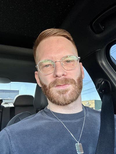 Single professional  Main Photo