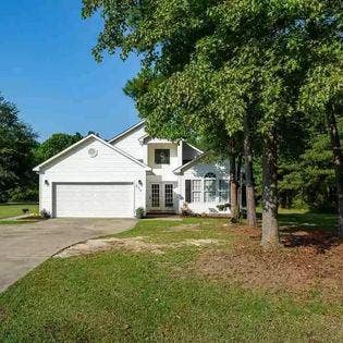 Bedroom and Private Bathroom for rent Main Photo