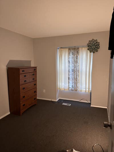 One bedroom for rent  Main Photo