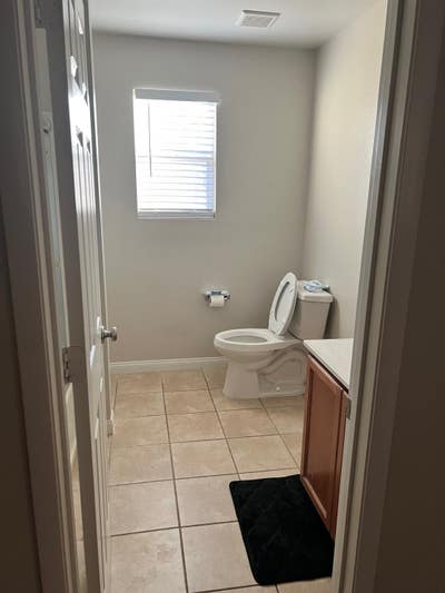 Looking for a room? Main Photo