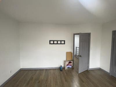 Large Room in Quiet Home Main Photo
