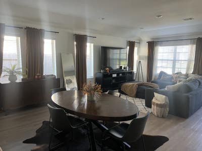 Lakes or Savannah contemporary comfort Main Photo