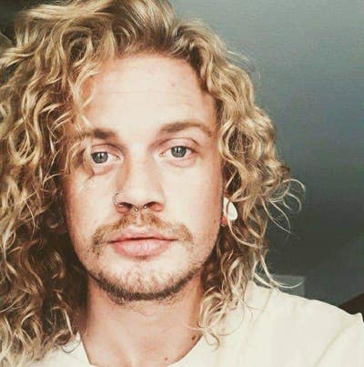 I am a professional male aged 33. I am lookin... Main Photo