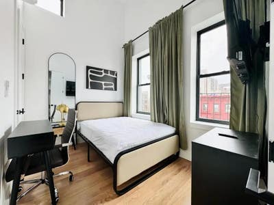 Bright Room in Williamsburg, Private bathroom #656 Main Photo