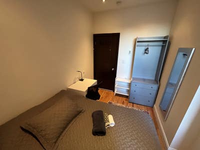 Private Bedroom in 3 BR 2 Bathroom Apartment Main Photo