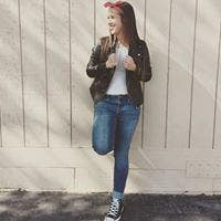 36 year old woman looking for room in Buena Park Main Photo