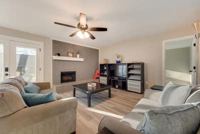 Upstairs bedroom with private bathroom available Main Photo