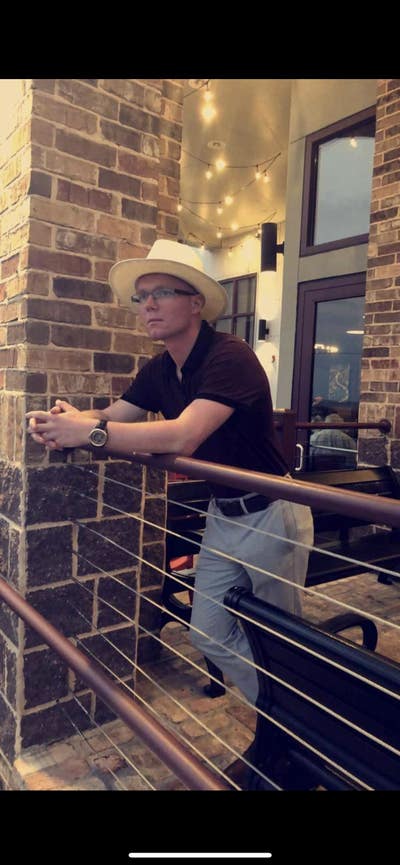 I am a professional male aged 24. I am lookin... Main Photo