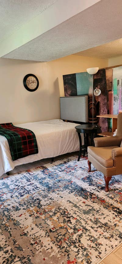 Furnished w/Kitchenette Near Upper Ches. Hospital Main Photo