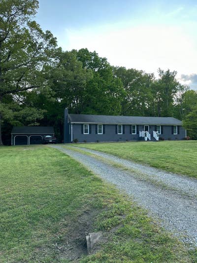 Looking for a chill roommate Main Photo