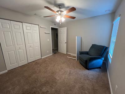 Looking for a roommate for our spare room Main Photo