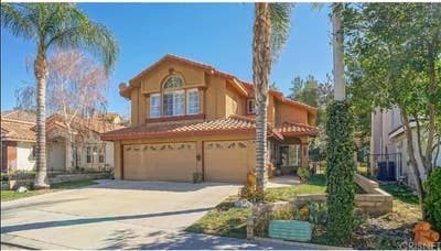 Fully Renovated Room Available Main Photo