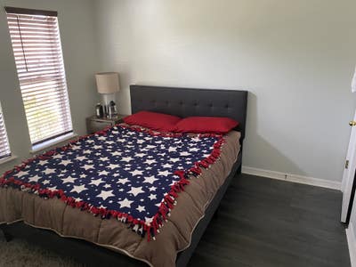 Clean furnished room available with private bath Main Photo