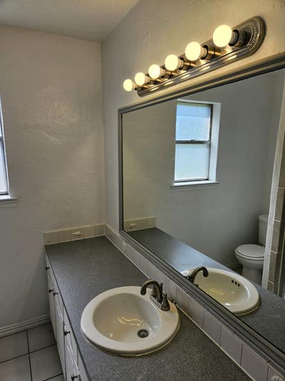 One large private furnished bedroom  Main Photo