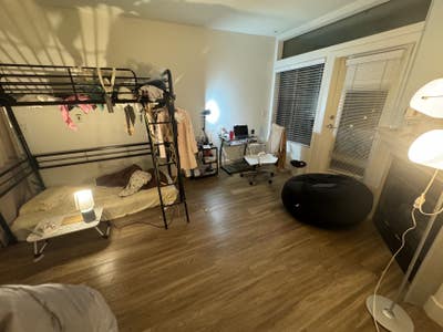 Living room coverted bedroom/physical partition  Main Photo