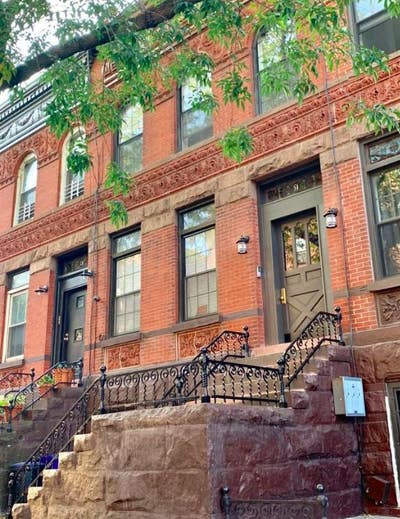 MASSIVE 3 Floor House! 3 Bath Laundry Private Yard Main Photo