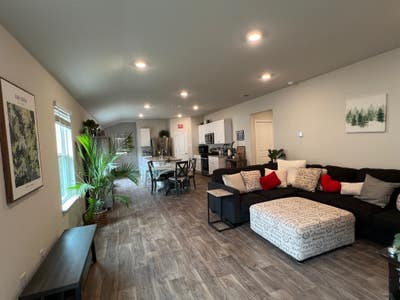 Room for rent w/Private Bathroom near Alamo Ranch  Main Photo