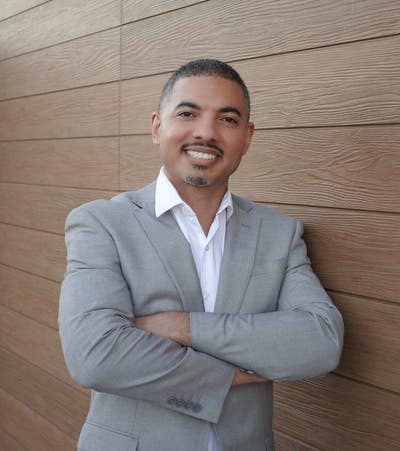 I am a professional male aged 44. I am lookin... Main Photo