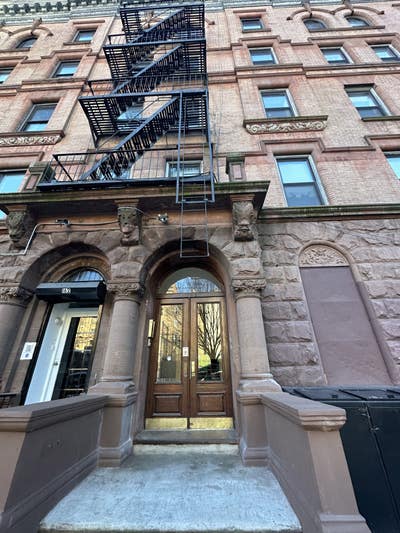 Room in UWS prime location Walk-up Main Photo