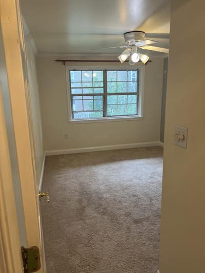 Room to rent in McLean Main Photo