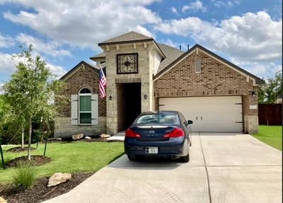 $800 Private Bath/Room for Rent with pool,gym Main Photo