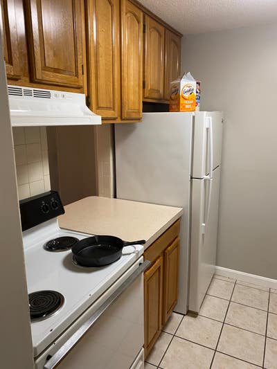 Bedroom w Walk in closet  Main Photo