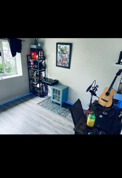 Room for Rent Main Photo