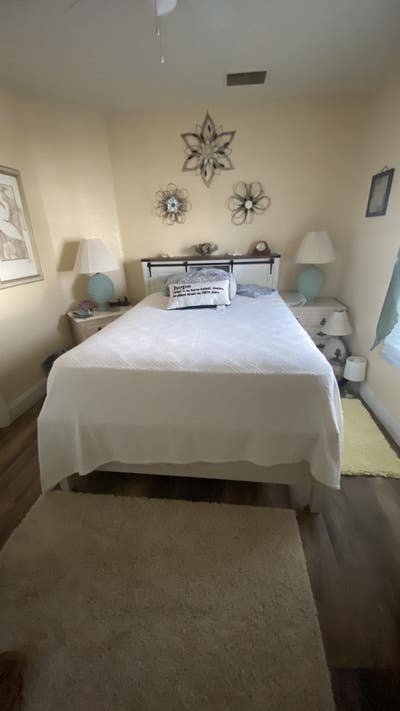 Quiet cozy cottage room for rent Main Photo