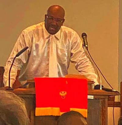 Professional Male seeks a small or large room Main Photo