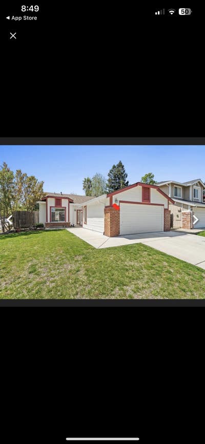 Large Room/Private Bathroom  Main Photo