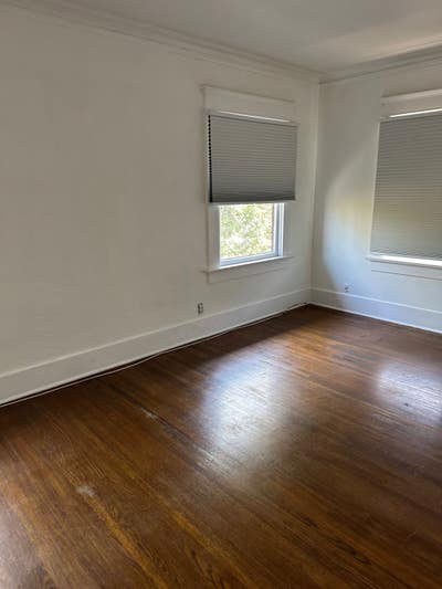 One huge very clean room rent Main Photo