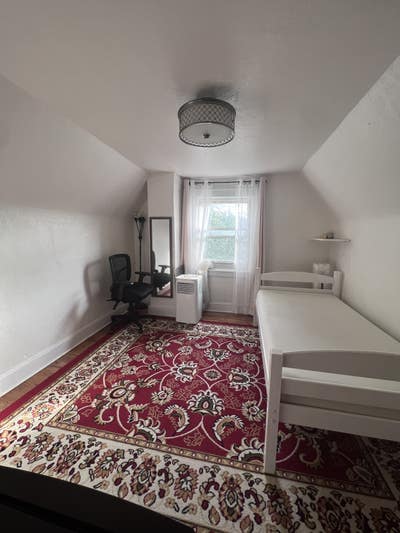Room for rent  Main Photo