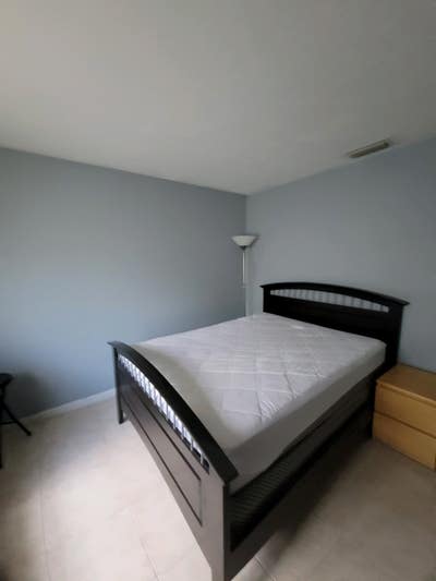 Big Beedroom with Private Bathroom Walking  Closet Main Photo