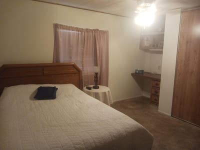 Room for rent 32nd st and bell Main Photo