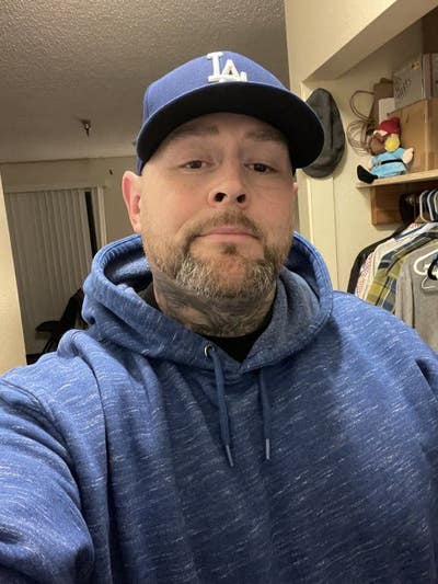 Looking for a peaceful place Main Photo