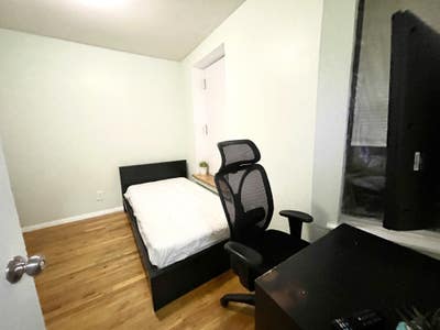 1 furnished bedroom available  Main Photo
